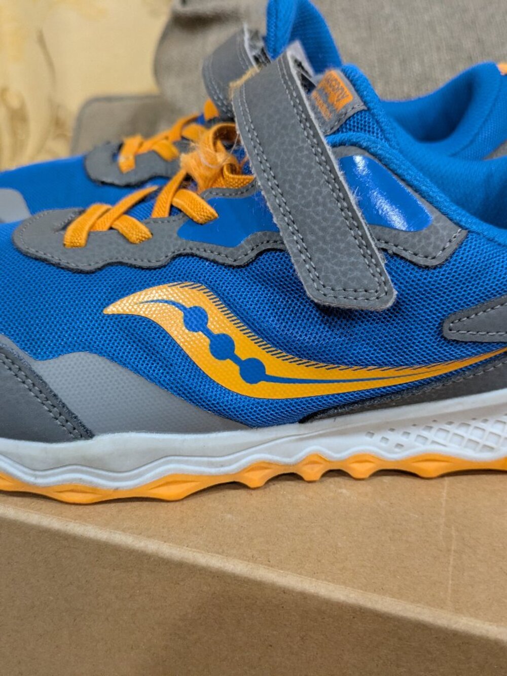 SIZE 7 US UK 6:SAUCONY UNISEX Multi Color Size 7 US--UK 6 Good Condition